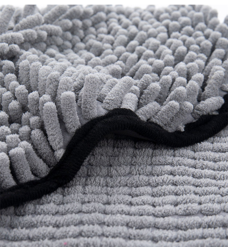 Pawsitive4s super absorbent microfibre pet bath towel quick-drying – lifestyle shot