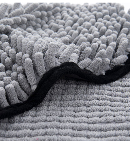 Pawsitive4s super absorbent microfibre pet bath towel quick-drying – lifestyle shot